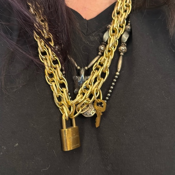 Lock And Key Luv Necklace - Picture 1 of 1